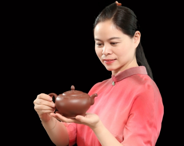 紫玉芳华&middot;匠承文脉&mdash;&mdash;强匠荟重磅推介江苏大工匠、紫砂名家顾婷大师