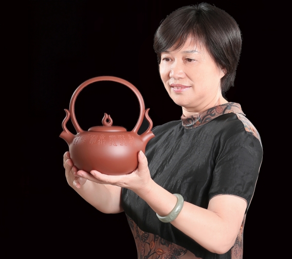 匠心铸砂魂 艺韵承千年&mdash;&mdash;记强匠荟紫砂名家方华萍