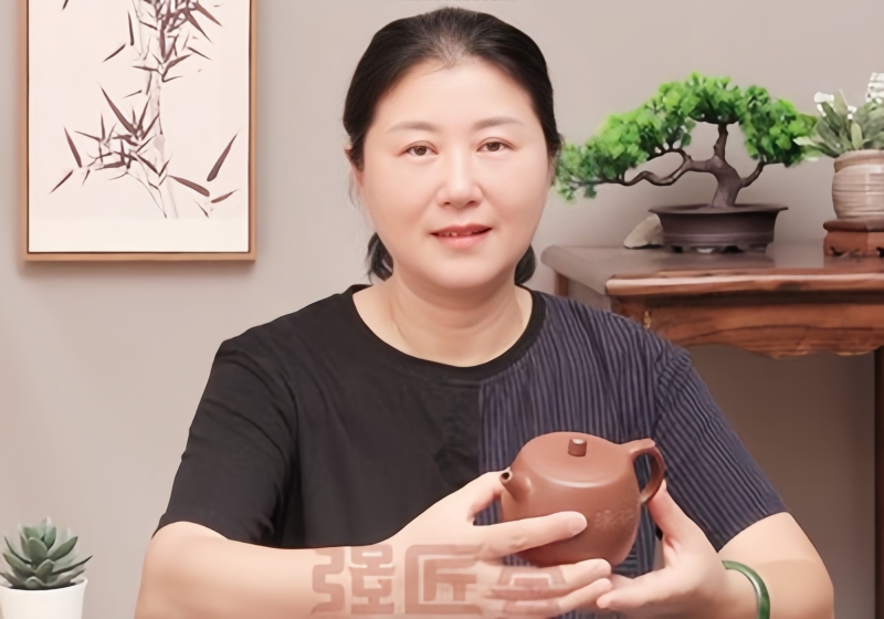 强匠荟 | 光器雅韵 匠心传芳&mdash;&mdash;记紫砂名家刘建芳壶艺之路